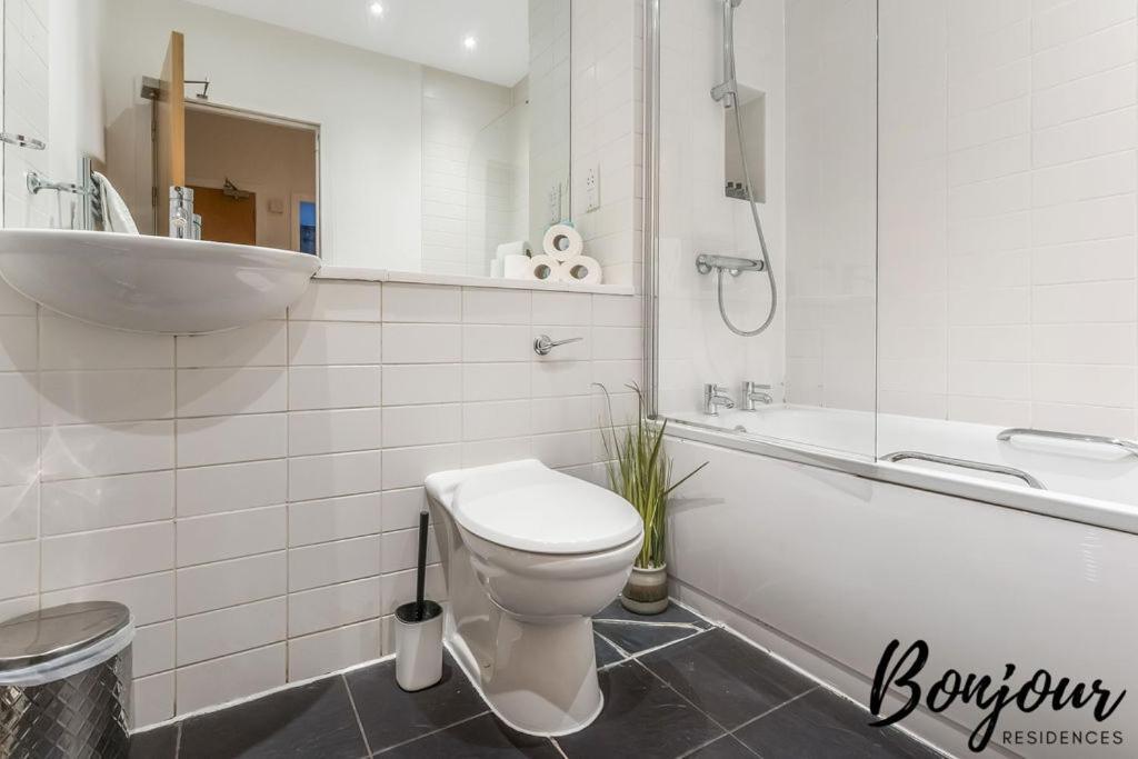 Spacious 2Br-1Ba - Grassmarket - Free Parking By Bonjour Residences Edinburgh Bagian luar foto