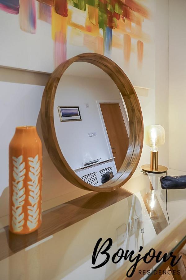 Spacious 2Br-1Ba - Grassmarket - Free Parking By Bonjour Residences Edinburgh Bagian luar foto