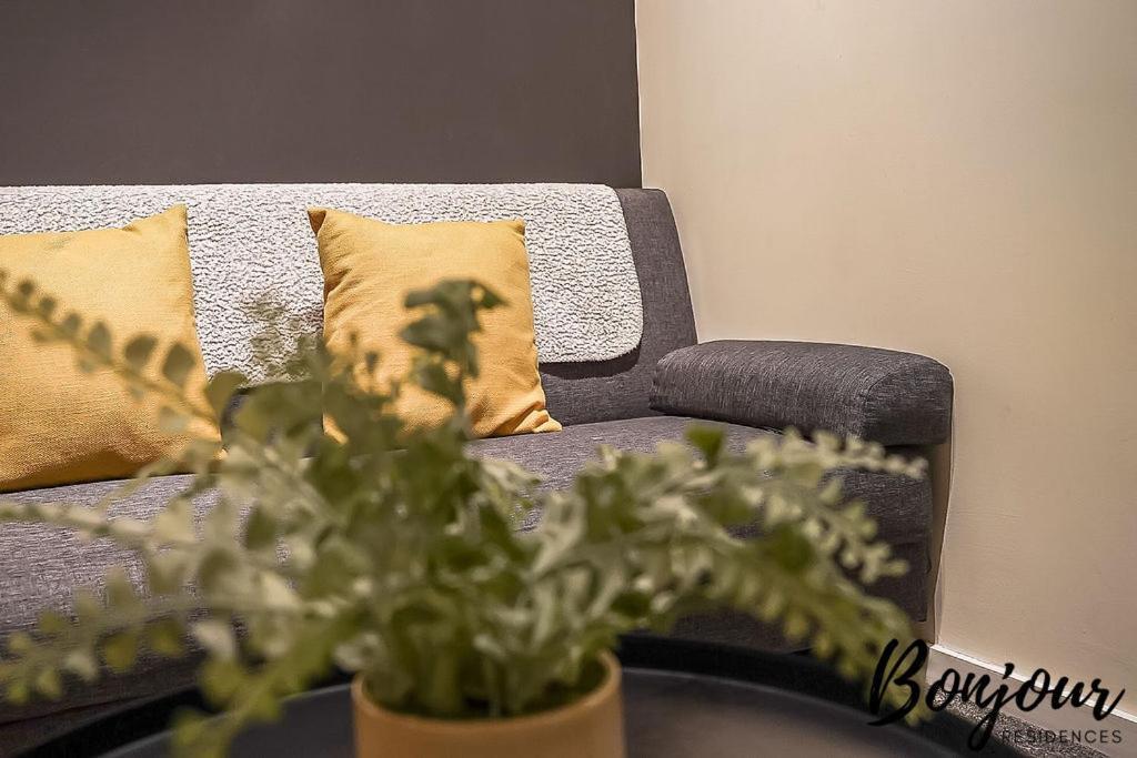Spacious 2Br-1Ba - Grassmarket - Free Parking By Bonjour Residences Edinburgh Bagian luar foto