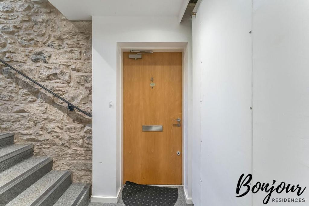 Spacious 2Br-1Ba - Grassmarket - Free Parking By Bonjour Residences Edinburgh Bagian luar foto
