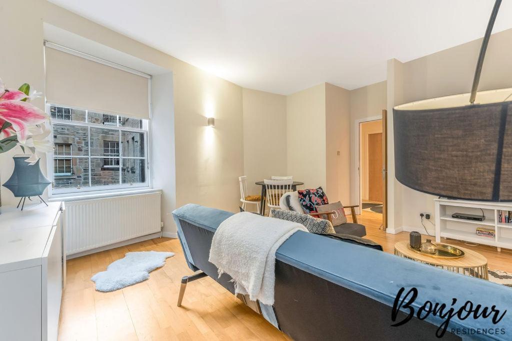 Spacious 2Br-2Ba - Grassmarket - Free Parking By Bonjour Residences Edinburgh Bagian luar foto