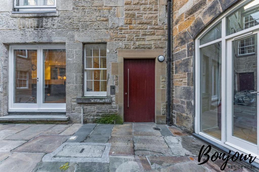 Spacious 2Br-2Ba - Grassmarket - Free Parking By Bonjour Residences Edinburgh Bagian luar foto